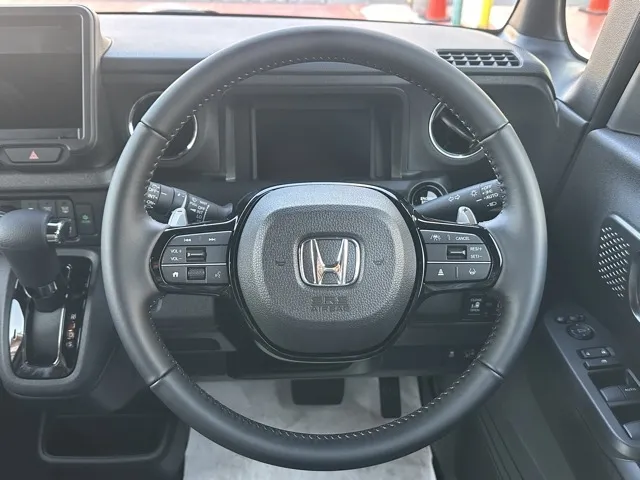 N-BOX(ホンダ)N-BOXカスタムターボ届出済未使用車 6