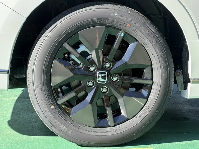 ステップワゴン(ホンダ)スパーダ 7人登録済未使用車 17