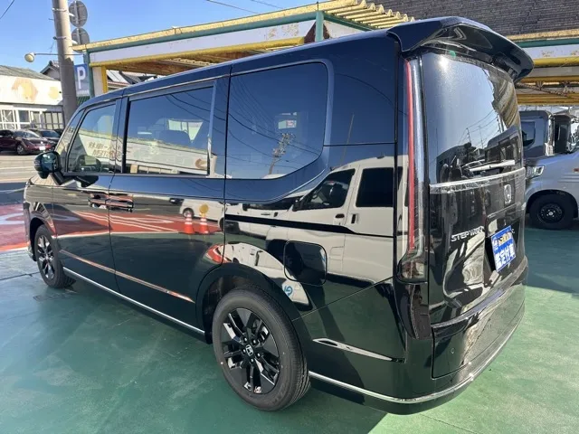 ステップワゴン(ホンダ)スパーダ 7人登録済未使用車 2