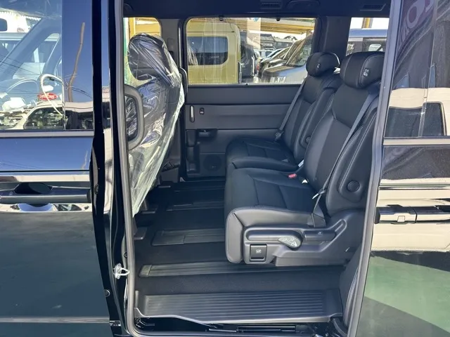 ステップワゴン(ホンダ)スパーダ 7人登録済未使用車 4