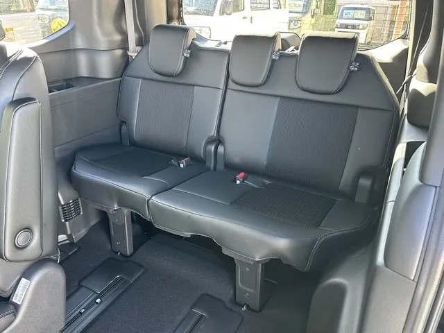 ステップワゴン(ホンダ)スパーダ 7人登録済未使用車 5