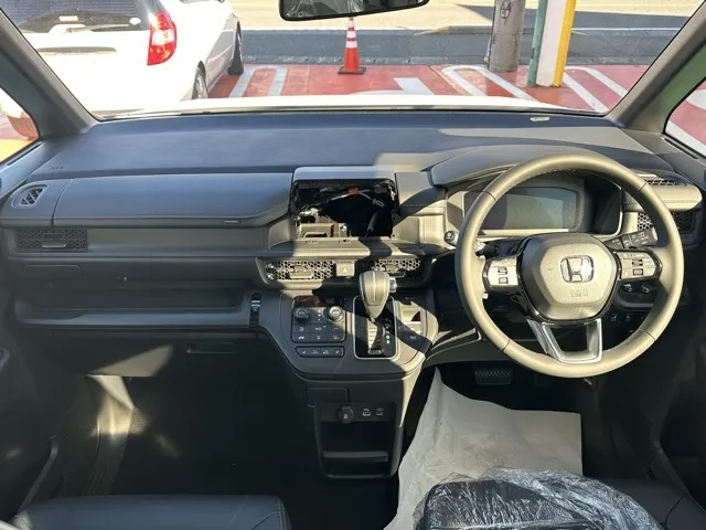 ステップワゴン(ホンダ)スパーダ 7人登録済未使用車 6