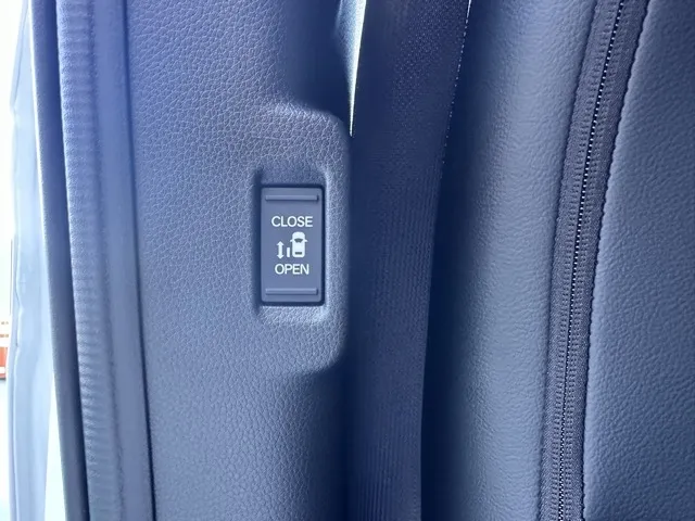 ステップワゴン(ホンダ)スパーダ 7人登録済未使用車 9