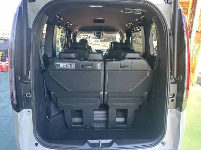 ステップワゴン(ホンダ)スパーダ 7人登録済未使用車 12