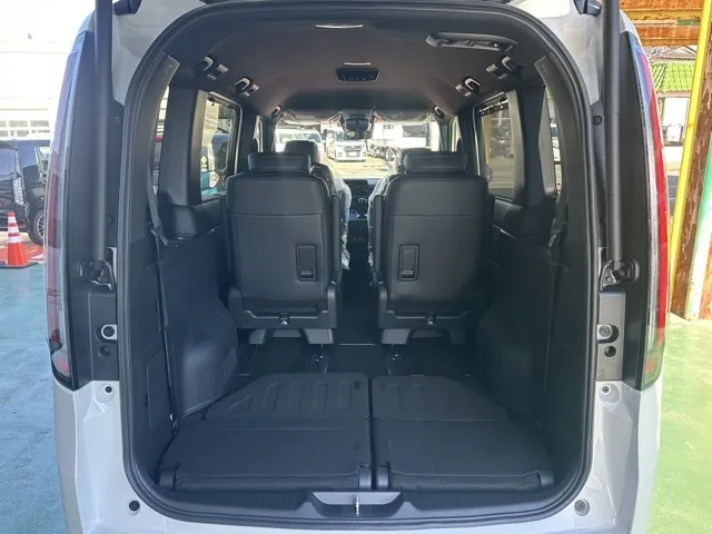 ステップワゴン(ホンダ)スパーダ 7人登録済未使用車 13