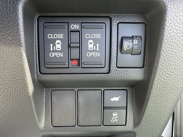 ステップワゴン(ホンダ)スパーダ 7人登録済未使用車 20