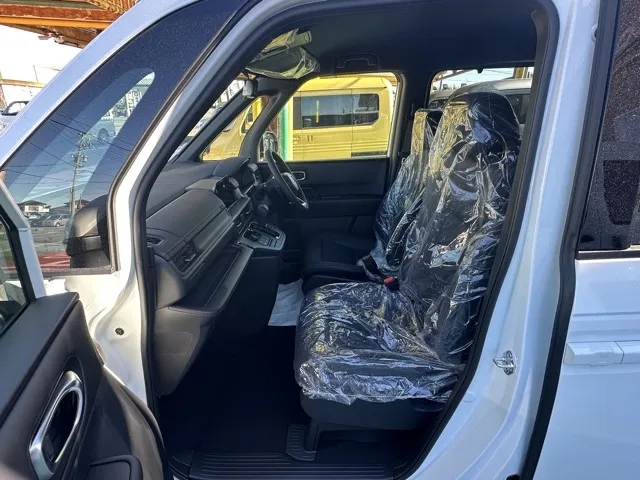 ステップワゴン(ホンダ)スパーダ 7人登録済未使用車 2