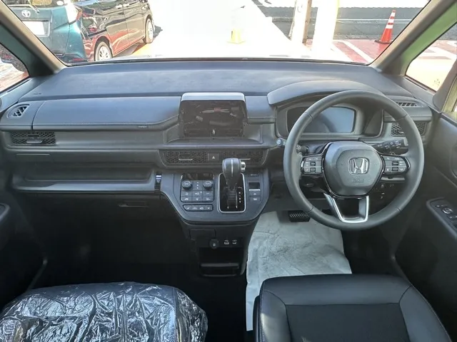 ステップワゴン(ホンダ)スパーダ 7人登録済未使用車 5