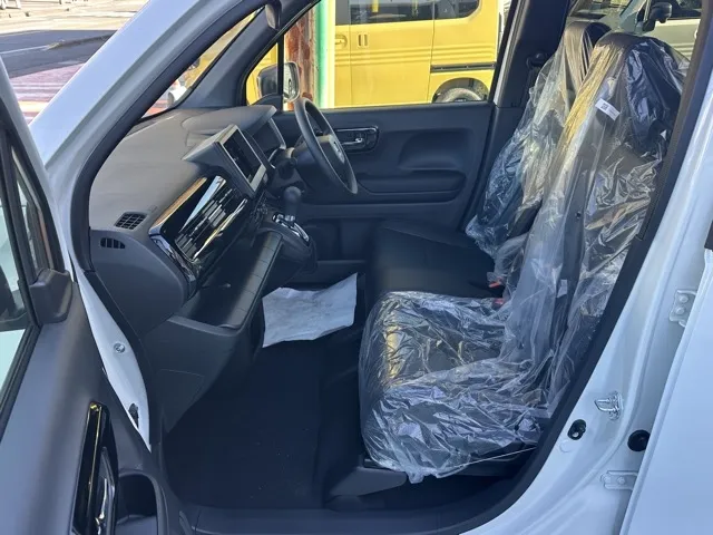 N-WGN(ホンダ)カスタム L ブラックスタイル届出済未使用車 3