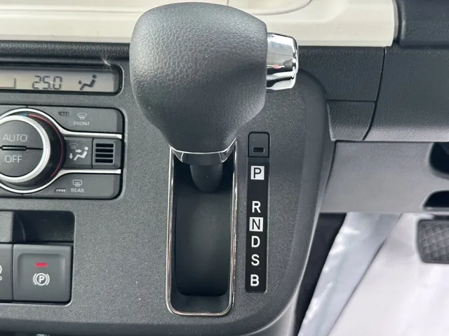 キャンバス(ダイハツ)ストライプスG ９インチDオーディオ届出済未使用車 24