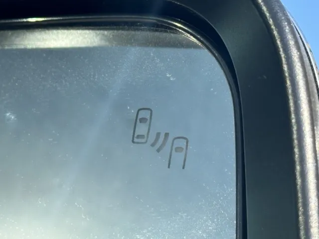 デリカD:5(三菱)Ｐ 7人 オートステップ付登録済未使用車 15