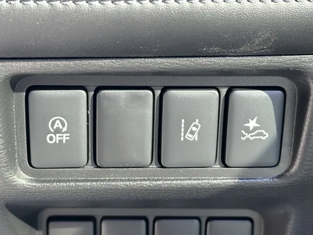 デリカD:5(三菱)Ｐ 7人 オートステップ付登録済未使用車 19