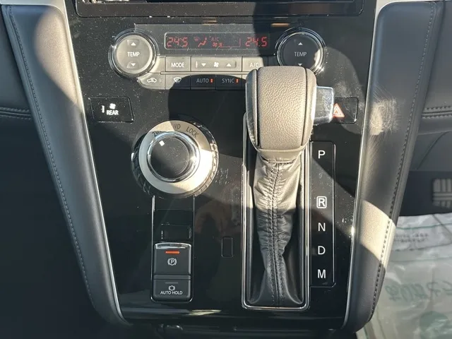 デリカD:5(三菱)Ｐ 7人 オートステップ付登録済未使用車 21