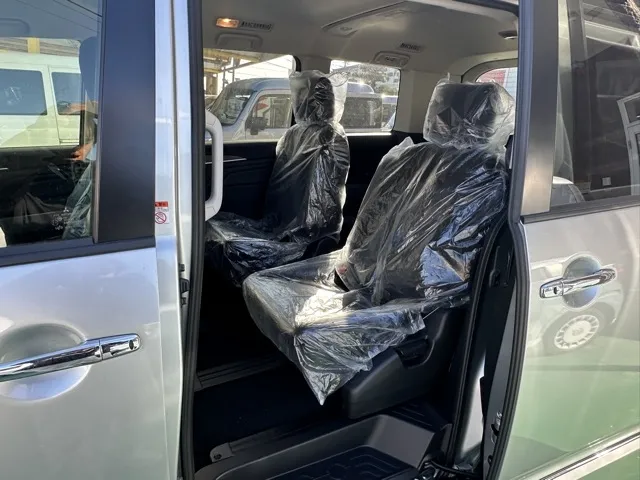 デリカD:5(三菱)Ｐ 7人 オートステップ付登録済未使用車 4