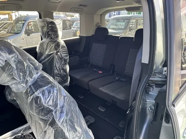 デリカD:5(三菱)Ｐ 7人 オートステップ付登録済未使用車 5