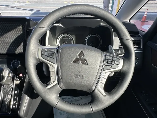 デリカD:5(三菱)Ｐ 7人 オートステップ付登録済未使用車 7