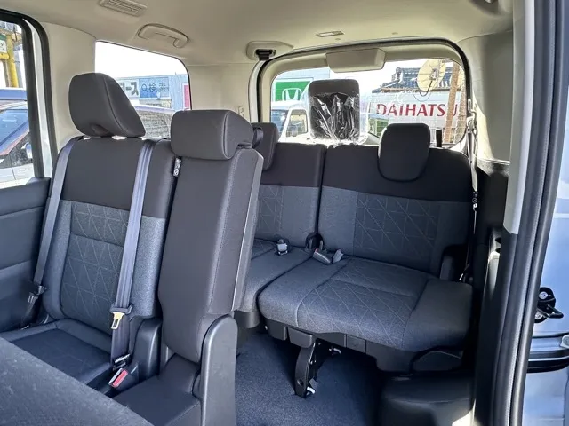 セレナ(ニッサン)eパワーX アラウンドビューモニター 左PSD登録済未使用車 9