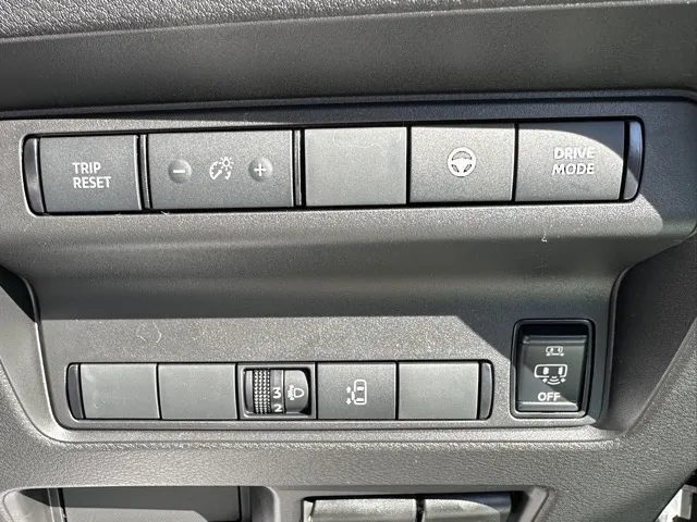 セレナ(ニッサン)eパワーX アラウンドビューモニター 左PSD登録済未使用車 19