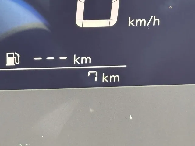 セレナ(ニッサン)eパワーX アラウンドビューモニター 左PSD登録済未使用車 21