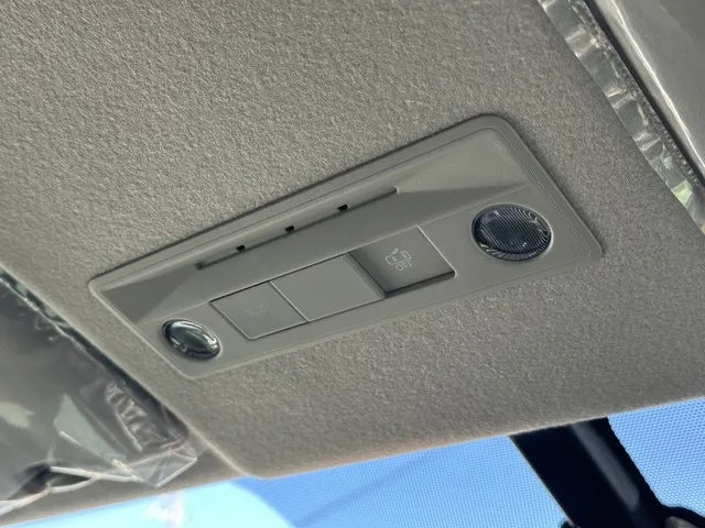 セレナ(ニッサン)eパワーX アラウンドビューモニター 左PSD登録済未使用車 27