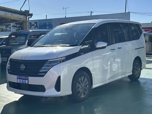 セレナ(ニッサン)eパワーX アラウンドビューモニター 左PSD登録済未使用車 1