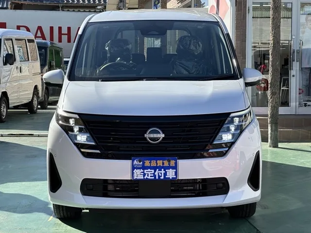 セレナ(ニッサン)eパワーX アラウンドビューモニター 左PSD登録済未使用車 29