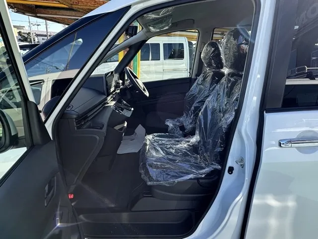 セレナ(ニッサン)eパワーX アラウンドビューモニター 左PSD登録済未使用車 3