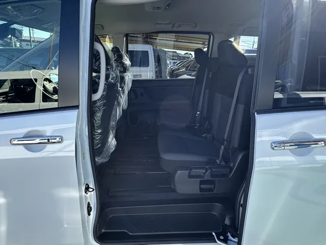 セレナ(ニッサン)eパワーX アラウンドビューモニター 左PSD登録済未使用車 4