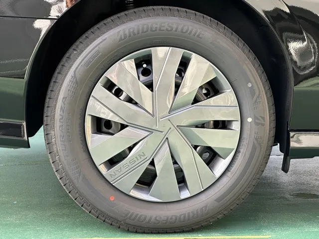 セレナ(ニッサン)eパワーX アラウンドビューモニター 左PSD登録済未使用車 13