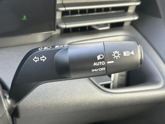 セレナ(ニッサン)eパワーX アラウンドビューモニター 左PSD登録済未使用車 21