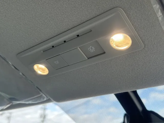 セレナ(ニッサン)eパワーX アラウンドビューモニター 左PSD登録済未使用車 26