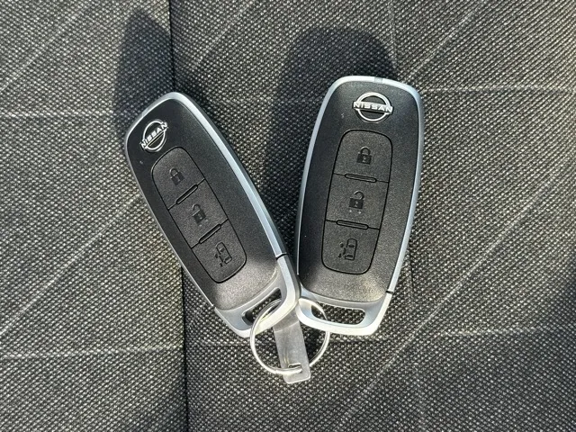 セレナ(ニッサン)eパワーX アラウンドビューモニター 左PSD登録済未使用車 28