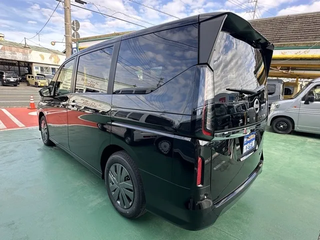 セレナ(ニッサン)eパワーX アラウンドビューモニター 左PSD登録済未使用車 2