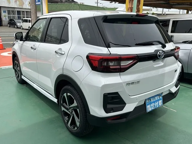 ライズ(トヨタ)ハイブリッドＺ登録済未使用車 2