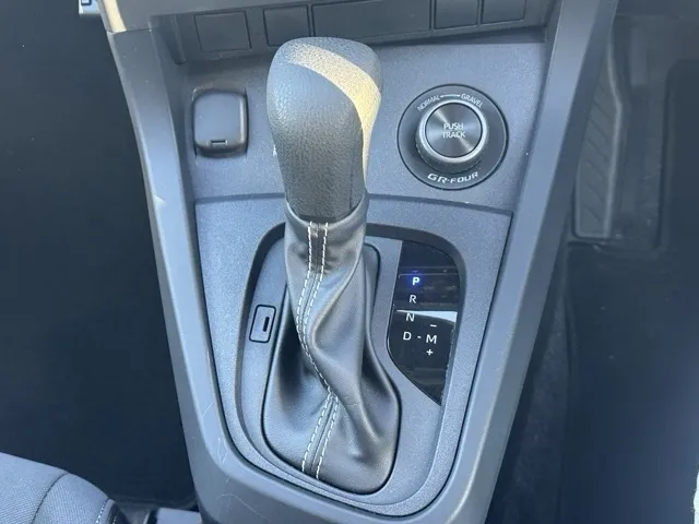 GRヤリス(トヨタ)RC ４WD AT中古車 16