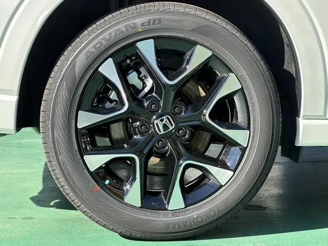 ZR-V(ホンダ)e：HEV Z登録済未使用車 11