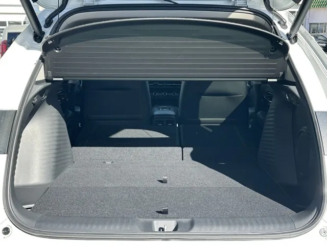 ZR-V(ホンダ)e：HEV Z登録済未使用車 8