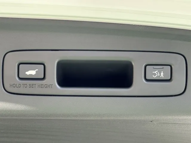 ZR-V(ホンダ)e：HEV Z登録済未使用車 9