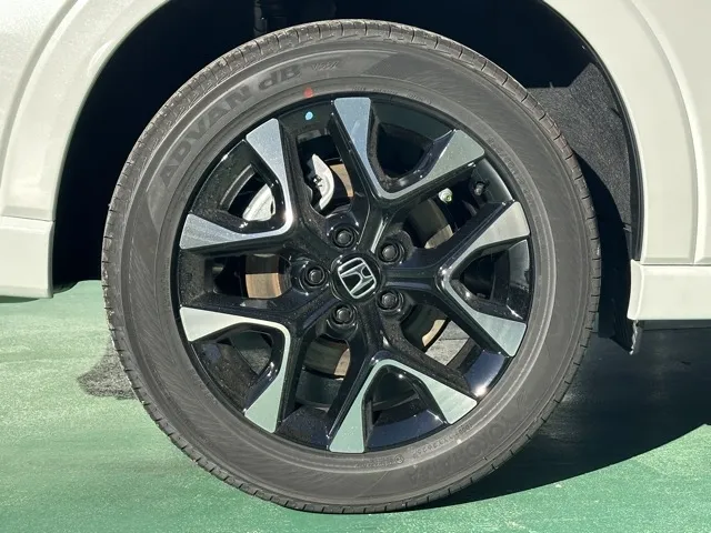 ZR-V(ホンダ)e：HEV Z登録済未使用車 11