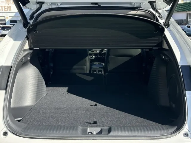 ZR-V(ホンダ)e：HEV Z登録済未使用車 8