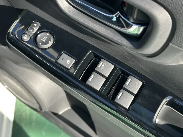 N-ONE(ホンダ)ＲＳ ６ＭＴ届出済未使用車 12