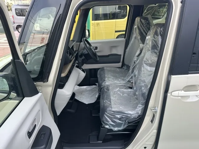 N-BOX(ホンダ)N-BOX ファッションスタイル コンフォートＰ届出済未使用車 3