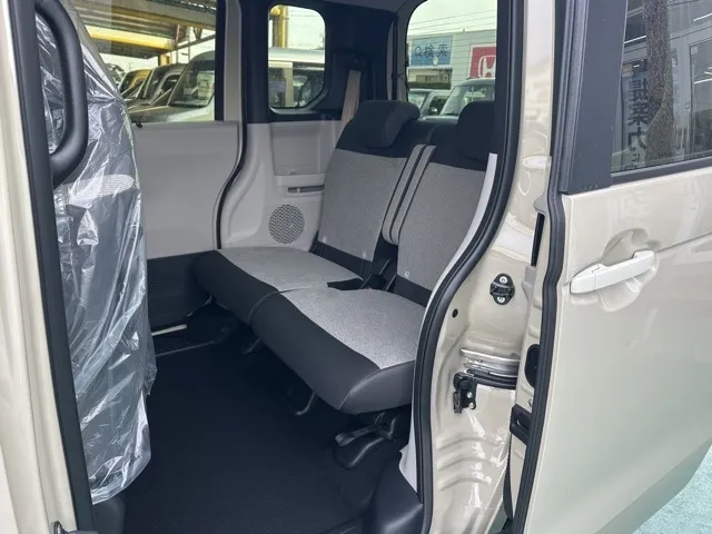 N-BOX(ホンダ)N-BOX ファッションスタイル コンフォートＰ届出済未使用車 4