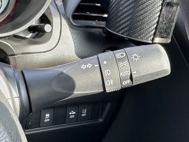 スイフト(スズキ)ベースグレード　セーフティパッケージ 全方位カメラ AT中古車 17