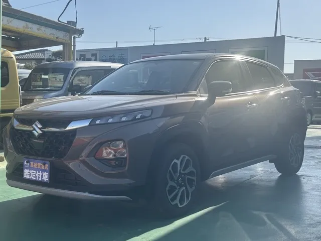 フロンクス(スズキ)ベースグレード登録済未使用車 1