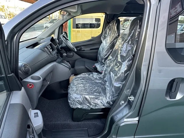 バネット(ニッサン)DX 2人乗登録済未使用車 3