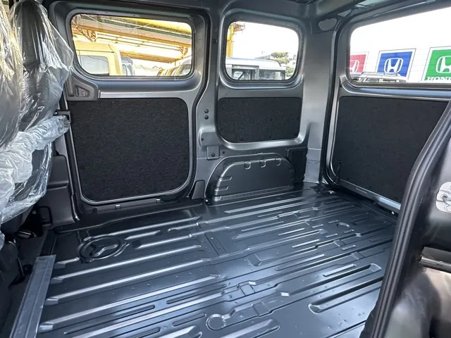 バネット(ニッサン)DX 2人乗登録済未使用車 4