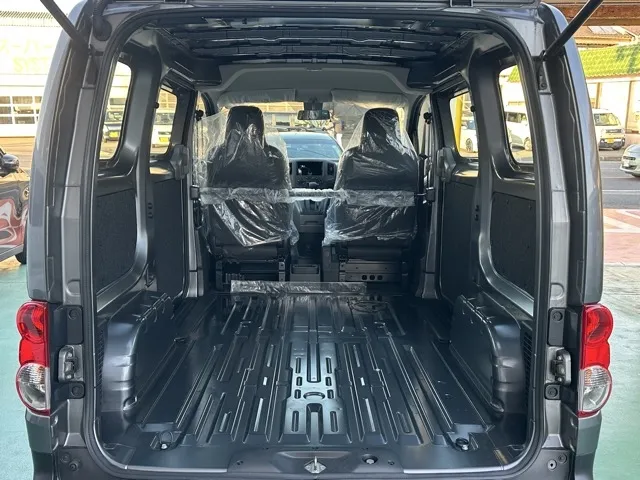 バネット(ニッサン)DX 2人乗登録済未使用車 7