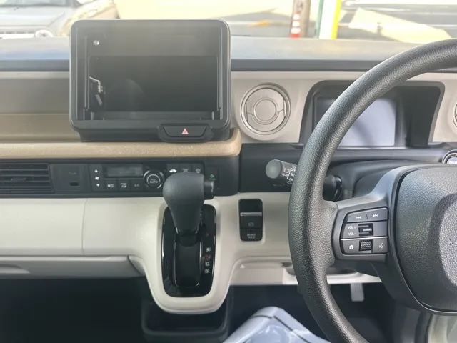 N-BOX(ホンダ)N-BOX コンフォートＰ届出済未使用車 15