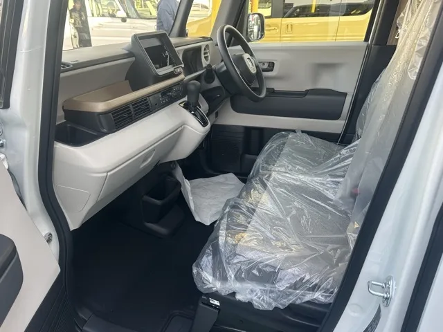 N-BOX(ホンダ)N-BOX コンフォートＰ届出済未使用車 3